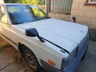 1986 Nissan Laurel V (C32), белый, 300000 рублей, вид 3