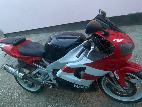 2001 Yamaha YZF-R1, красный, 200000 рублей, вид 2