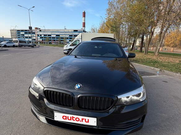 2018 BMW 5 серии 520i VII (G30/G31/G38), чёрный, 3000000 рублей - вид 1