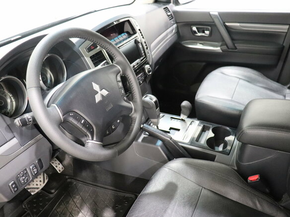 2014 Mitsubishi Pajero IV Рестайлинг 2, чёрный - вид 16