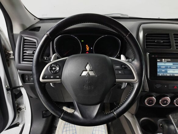 2012 Mitsubishi ASX I, белый, 1055000 рублей - вид 18
