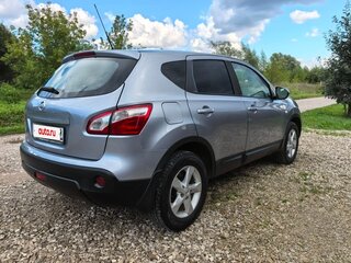 2013 Nissan Qashqai I Рестайлинг, серебристый, 920000 рублей, вид 2