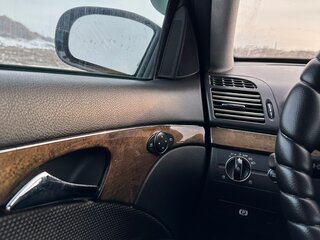 2002 Mercedes-Benz E-Класс 240 III (W211, S211), чёрный, 630000 рублей, вид 5