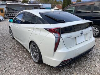 2022 Toyota Prius IV Рестайлинг (XW50), белый, 1487000 рублей, вид 5