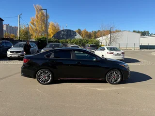 2021 Kia Forte III, чёрный, 1900000 рублей, вид 3