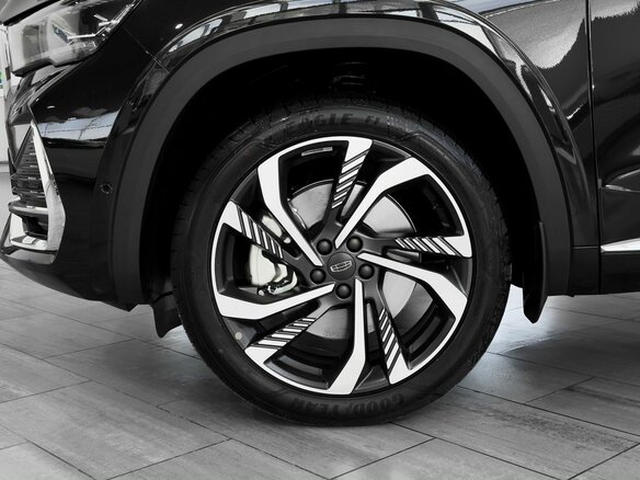 2026 Geely Monjaro, чёрный - вид 12