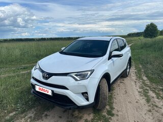2017 Toyota RAV4 IV (XA40) Рестайлинг, белый, 2400000 рублей, вид 1