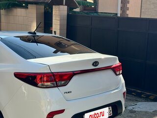 2018 Kia Rio IV, белый, 999999 рублей, вид 3