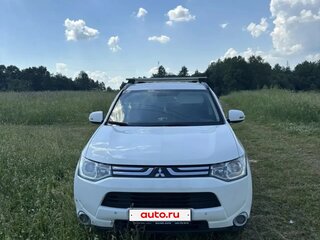 2013 Mitsubishi Outlander III, белый, 1149000 рублей, вид 3