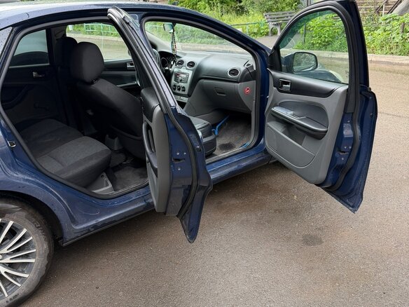 2010 Ford Focus II Рестайлинг, синий, 550000 рублей - вид 25
