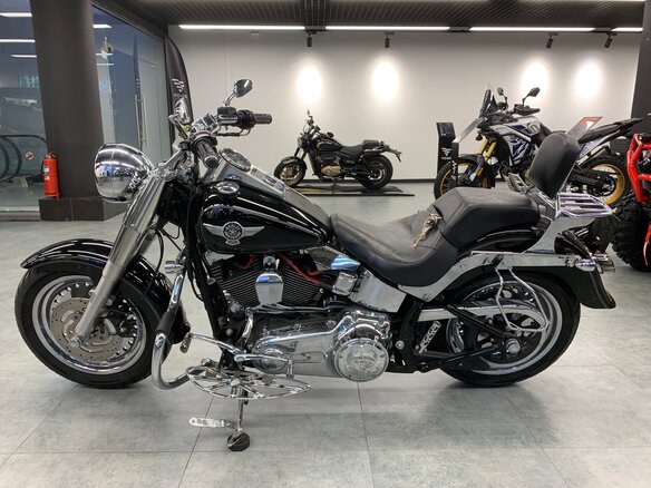 2012 Harley-Davidson Fat Boy, чёрный, 1130000 рублей - вид 1