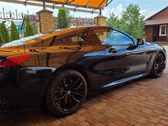 2020 BMW 8 серии M850i xDrive II (G14/G15/G16), чёрный, 8500000 рублей - вид 1