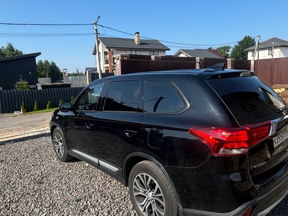 2017 Mitsubishi Outlander III Рестайлинг 2, чёрный, 1300000 рублей - вид 10