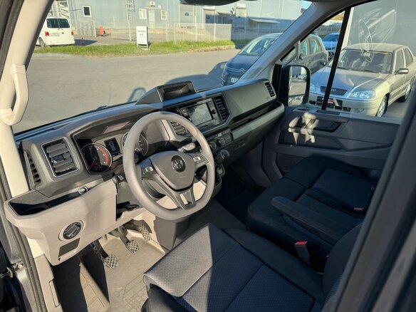2021 Volkswagen Crafter, серый, 3980000 рублей - вид 12