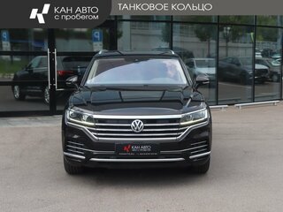2018 Volkswagen Touareg III, коричневый, 4290000 рублей, вид 2