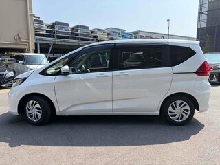 2021 Honda Freed II Рестайлинг, белый, 1220000 рублей, вид 3