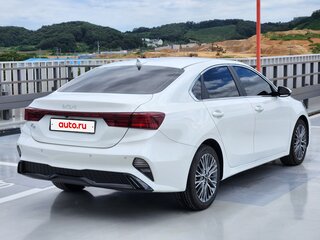 2023 Kia K3 II Рестайлинг, белый, 1900000 рублей, вид 3