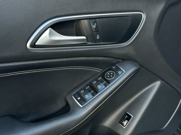 2015 Mercedes-Benz CLA 200 I (C117, X117), серый, 1550000 рублей - вид 11