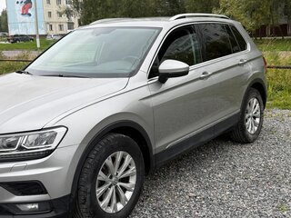 2017 Volkswagen Tiguan II, серебристый, 2150000 рублей, вид 5