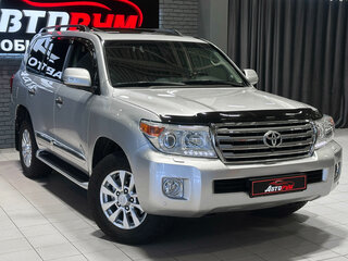 2014 Toyota Land Cruiser 200 Series Рестайлинг 1, серебристый, 3930000 рублей, вид 5