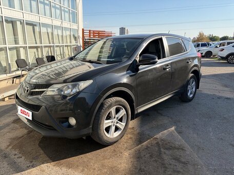 Toyota RAV4 IV (XA40)