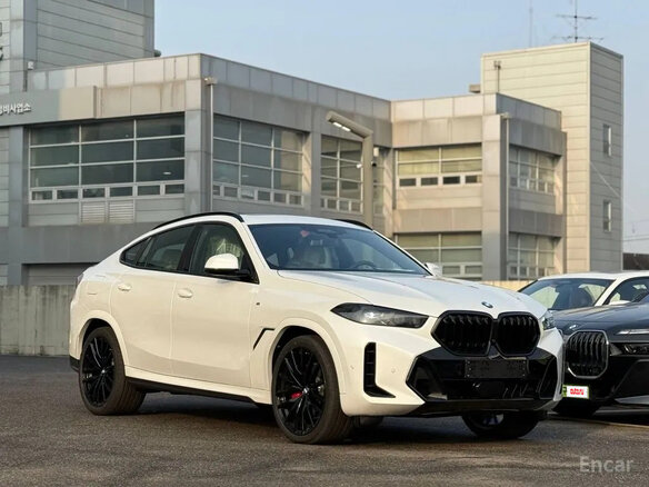 2026 BMW X6 40d III (G06) Рестайлинг, белый - вид 1