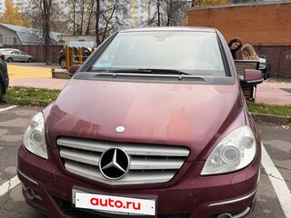 2008 Mercedes-Benz B-Класс 200 I (W245), красный, 440000 рублей, вид 1