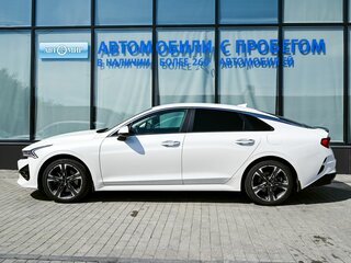 2021 Kia K5 III, белый, 2500000 рублей, вид 2