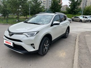 2017 Toyota RAV4 IV (XA40) Рестайлинг, белый, 2050000 рублей, вид 2