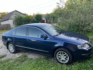 2005 Volkswagen Passat B6, синий, 620000 рублей, вид 3