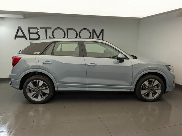 2026 Audi Q2 L 35 TFSI I Рестайлинг, серый, 3940000 рублей - вид 4