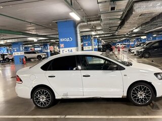 2017 Volkswagen Polo V Рестайлинг, белый, 550000 рублей, вид 2