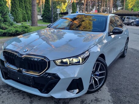 2025 BMW 5 серии 523d xDrive VIII (G60/G61/G68), серый, 8250000 рублей, вид 1