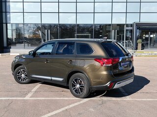2020 Mitsubishi Outlander III Рестайлинг 3, коричневый, 1999000 рублей, вид 2