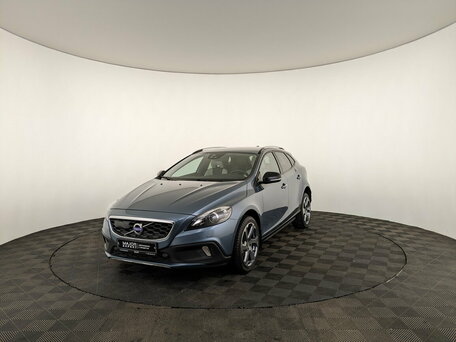 Volvo V40 II