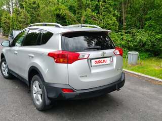 2013 Toyota RAV4 IV (XA40), серебристый, 1560000 рублей, вид 3