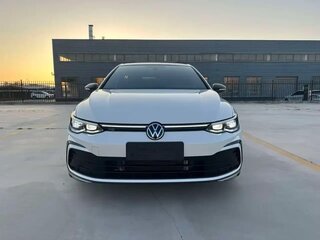 2023 Volkswagen Golf VIII, белый, 1910000 рублей, вид 3