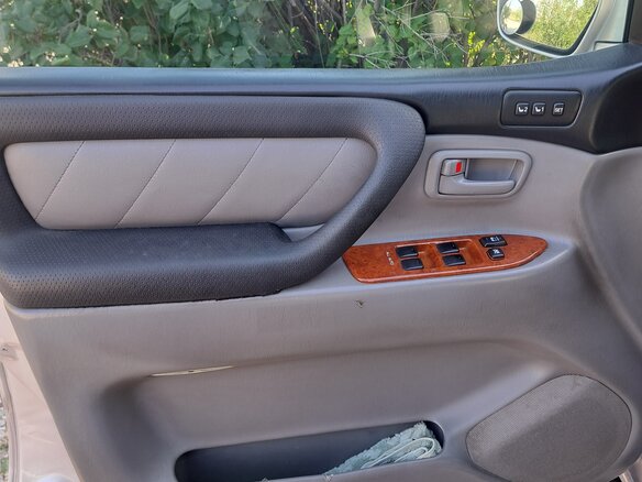 2005 Toyota Land Cruiser 100 Series Рестайлинг 2, серебристый, 2400000 рублей - вид 14