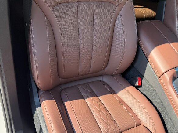 2022 BMW X6 30d III (G06), белый, 9900000 рублей - вид 25