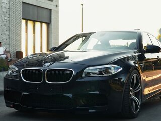2013 BMW M5 V (F10), синий, 3800000 рублей, вид 4