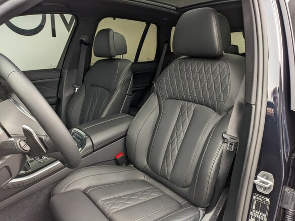 2025 BMW X5 40i IV (G05/G18) Рестайлинг, чёрный - вид 16