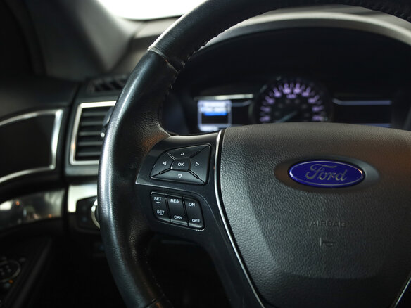 2017 Ford Explorer V Рестайлинг, белый, 2399777 рублей - вид 16