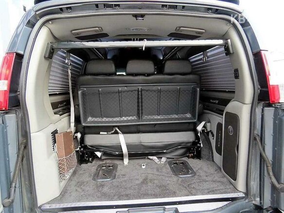 2017 Chevrolet Express II, серый, 10500000 рублей - вид 12