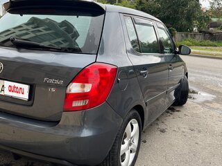 2011 Skoda Fabia II Рестайлинг, серый, 900000 рублей, вид 4