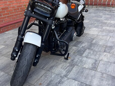 2018 Harley-Davidson Fat Bob, белый, 1600000 рублей, вид 3