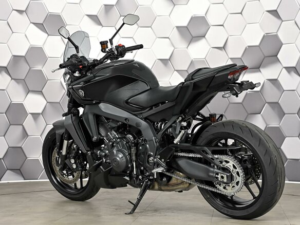 2025 Yamaha MT-09 (FZ-09), чёрный, 1277000 рублей - вид 7