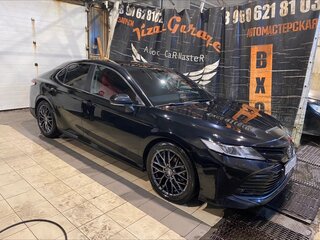 2018 Toyota Camry VIII (XV70), чёрный, 2200000 рублей, вид 3