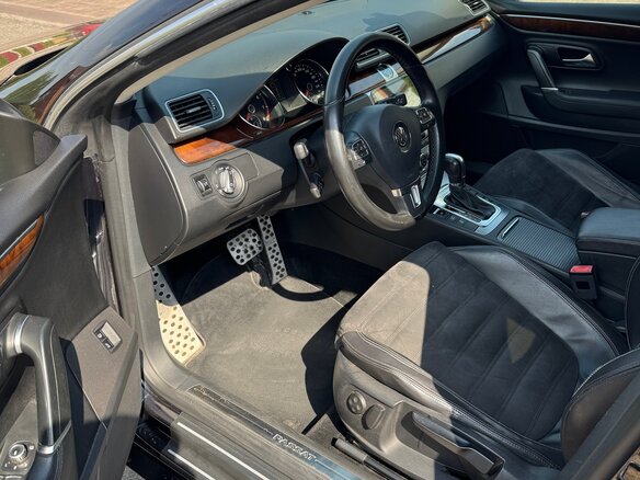 2013 Volkswagen Passat CC I Рестайлинг, чёрный, 1350000 рублей - вид 4