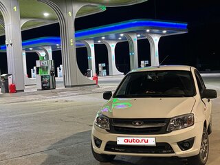 2015 Lada (ВАЗ) Granta I, белый, 380000 рублей, вид 2