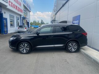 2020 Mitsubishi Outlander III Рестайлинг 3, чёрный, 1696000 рублей, вид 5
